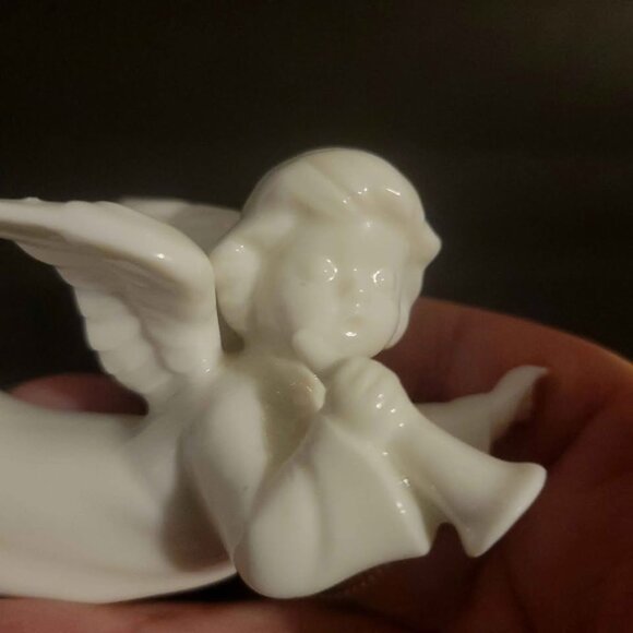 Angel With Horn Ornament Glossy White Porcelain. Made In Japan - Picture 3 of 8